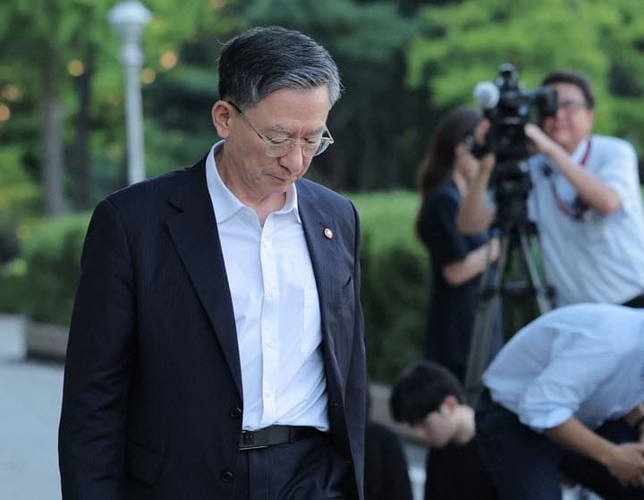 정성호 법무장관 퇴임 "대법원, 대통령 임명권 존중해야"