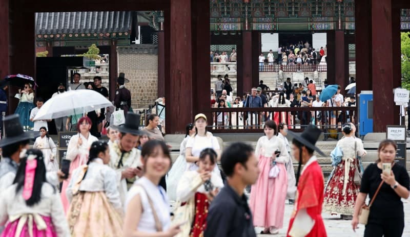 방한 외국인 관광객 209만 명 돌파…1~7월 누적 1280만 명 기록