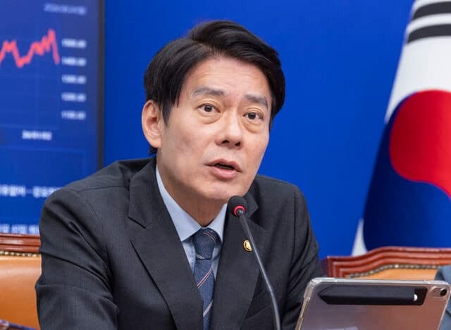 한민수 "유시민은 비평가일 뿐…지지율 하락은 부동산·민생 탓"