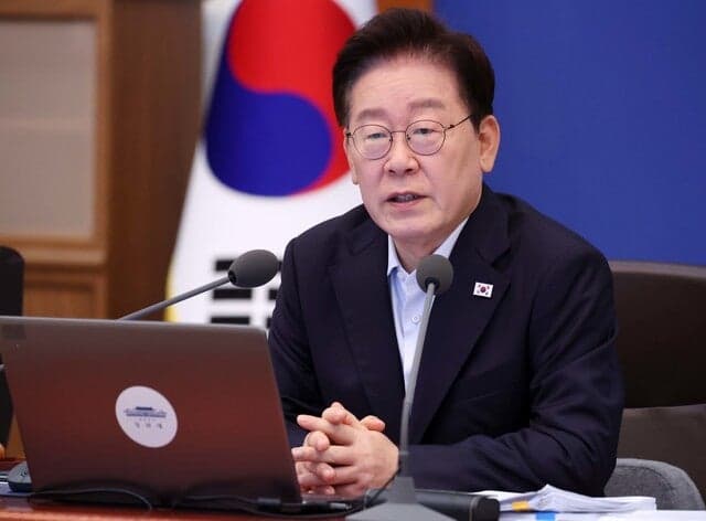 이재명 대통령 "개혁은 가죽 벗기는 일…선명성보다 실용적 접근해야"