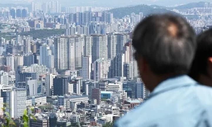 주담대 금리 2년 8개월 만에 최고…고정금리 비중은 12년 만에 최저