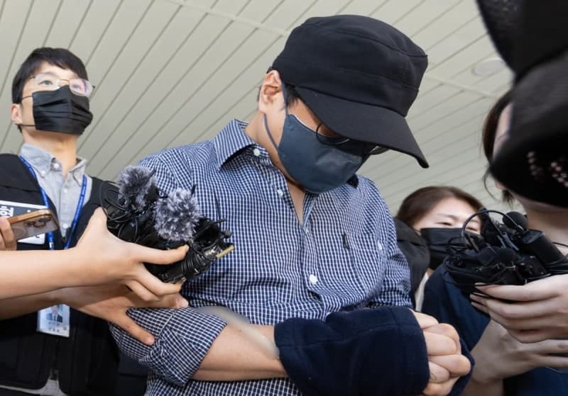 실종 사건 허위 종결한 경찰, 여자화장실 침입 혐의에 '의문의 지문'까지