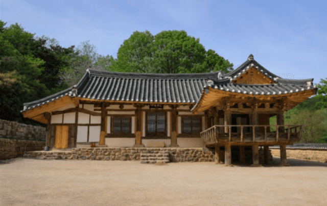 조선 성리학자 회재 이언적 일가 묘소 지킨 '포항 달전재사' 국가민속문화유산 지정