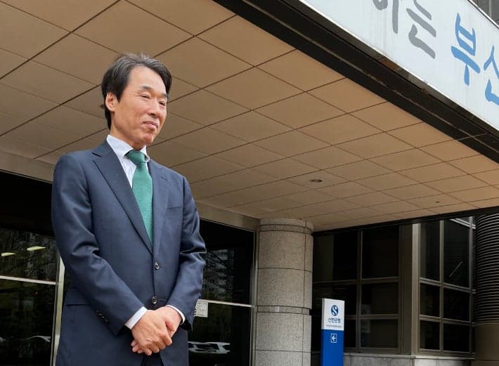 공무원 선거 동원 혐의 최윤홍 전 부산 부교육감, 2심도 징역형 집행유예