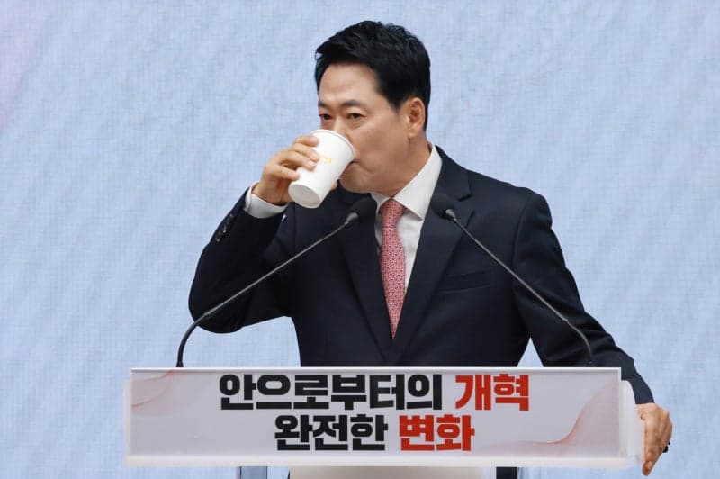 장동혁 국민의힘 대표 취임 1주년 혁신안 발표에 당내 사퇴론 확산