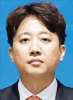 이준석 개혁신당 대표, 지방선거 패배와 자작극 사태 책임지고 사퇴