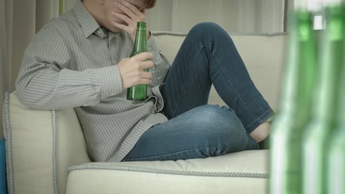 외로움이 뇌 회로 바꾼다…고립된 수컷 생쥐 음주량 급증