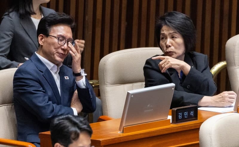 이재명 대통령 지지율 첫 30%대 추락…정부·여당 정책 속도 조절 나선다