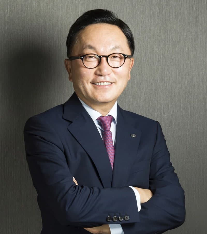 박현주 미래에셋 회장 "비트코인 투자 과열 경고…디지털엑스 150조 플랫폼으로 키운다"