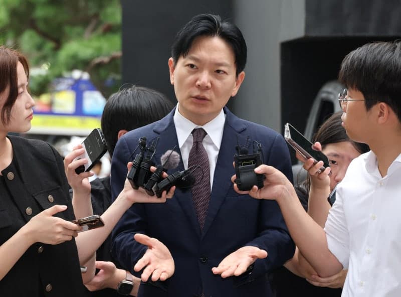 박상용 검사, 선서 거부 경찰 출석…'허위 고발' 반발
