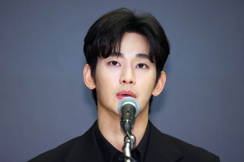 김수현, 1년 6개월 만에 국내 공식 석상 복귀…누명 벗고 부산 찾는다