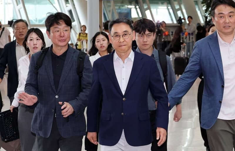 네팔 홍수 실종자 가족들 "오늘이 골든타임, 제발 헬기 띄워달라"
