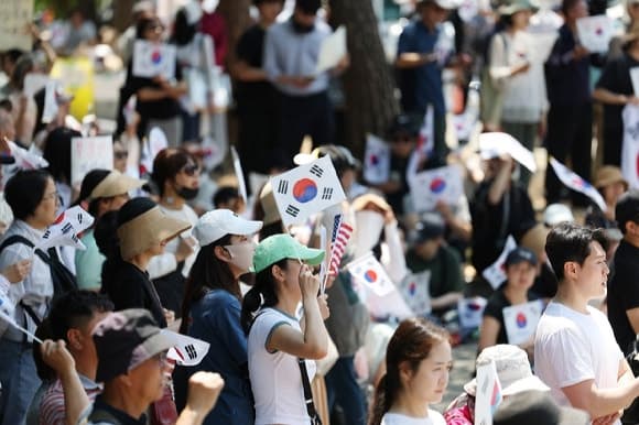 올림픽공원 시위 석 달째, 공연 줄취소…환불 10억 넘어