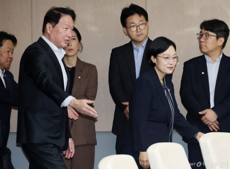 한성숙 총리 "규제 합리화로 모두의 성장 이끌 것…데이터 기반 분석 강화"