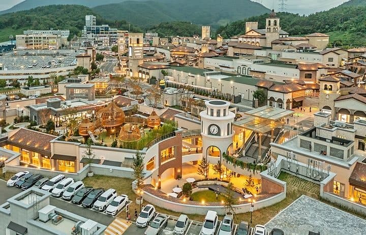 부산 프리미엄 아울렛 13주년 축제…200여 개 브랜드 참여 '메가 세일 페스타'