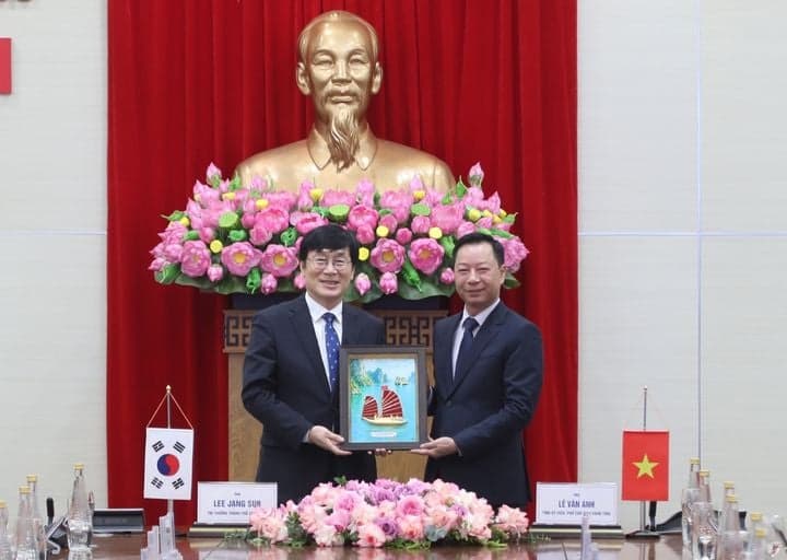 청주시, 베트남 꽝닌시와 우호도시 협약…경제·관광 교류 확대