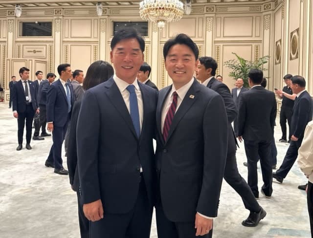 오중기 민주당 경북도당위원장, 강훈식 비서실장 만나 경북 현안 해결 건의