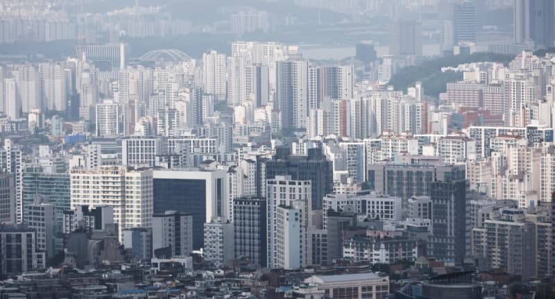 전셋값은 뛰는데 버팀목 대출은 반토막…서민 주거비 부담 가중