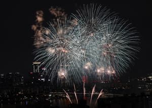 서울세계불꽃축제 암표 기승…‘명당자리 30만원’에도 처벌은 사각지대
