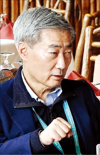 케빈 워시 연준 의장 9월 금리 인상 시사… 신현송 한은 총재 "독자적 통화정책 유지"