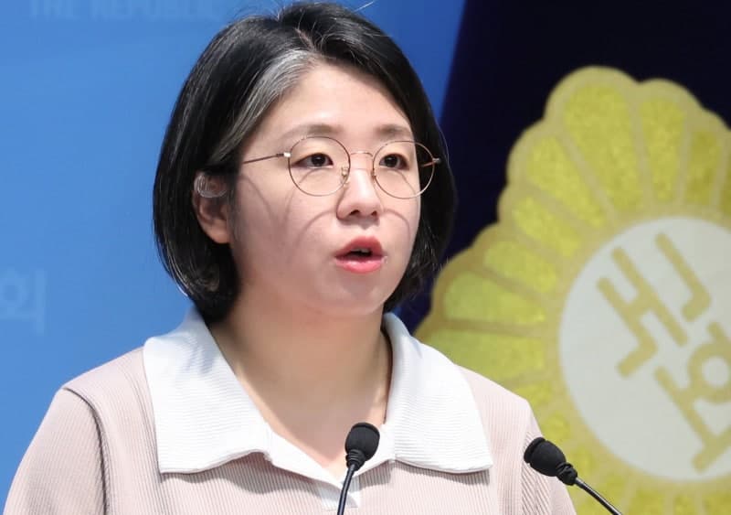 성평등가족부 장관 후보 용혜인, 비례대표 의원직 유지할까
