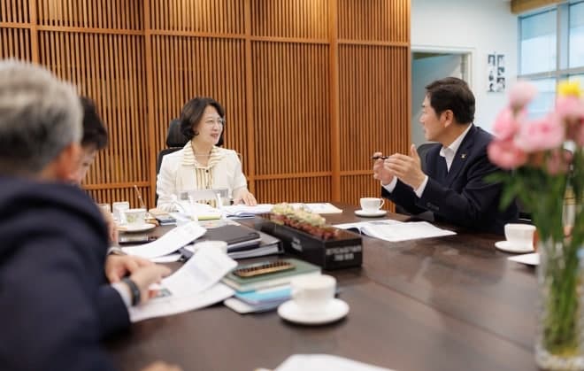 조용호 오산시장, 추미애 경기지사 만나 세교3지구 개발 및 교통 현안 지원 요청