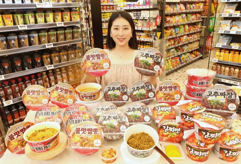 이마트24, 라면 성수기 맞아 차별화 상품 9종과 파격 할인 공세