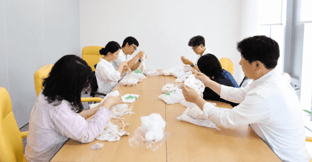 도레이첨단소재, 임직원과 자녀가 직접 만든 ‘이른둥이 안전 키트’ 기부