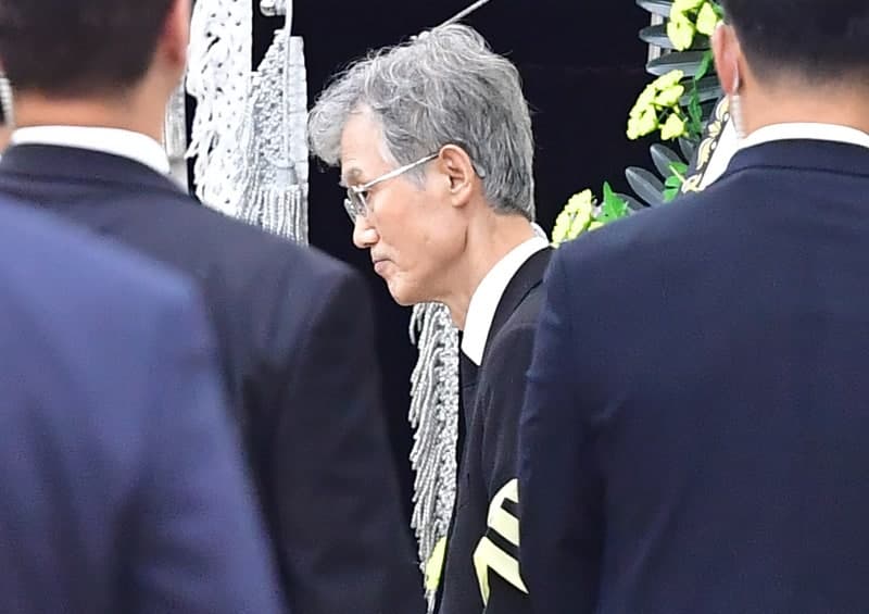 조희대 대법원장 부친상에 정치권 조문 행렬… 대법관 재제청 갈등은 ‘임시 휴전’