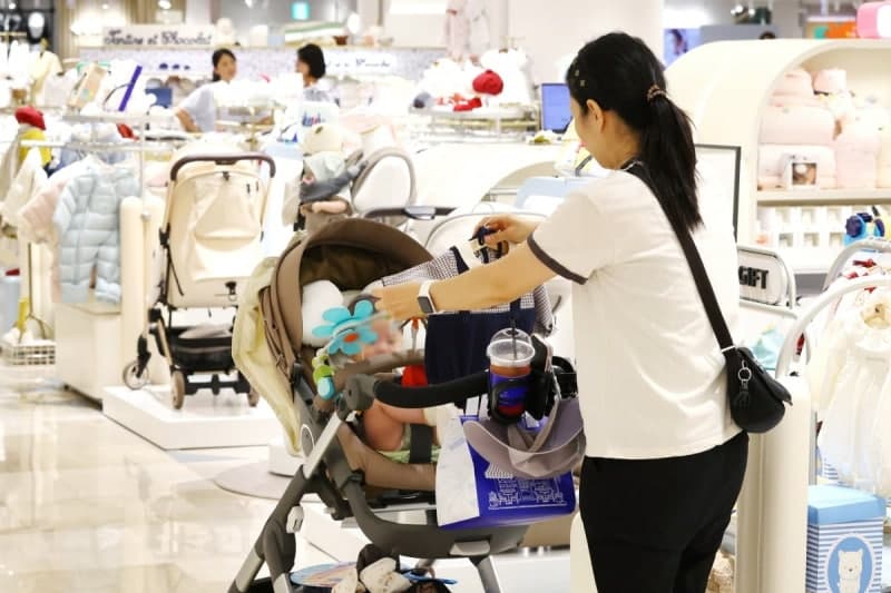 내년부터 혼인신고하면 100만원 지급…재혼 부부도 대상 포함
