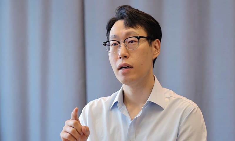 정재헌 SKT CEO "AI 전환, 불편함의 골짜기 넘어야 J커브 도약"