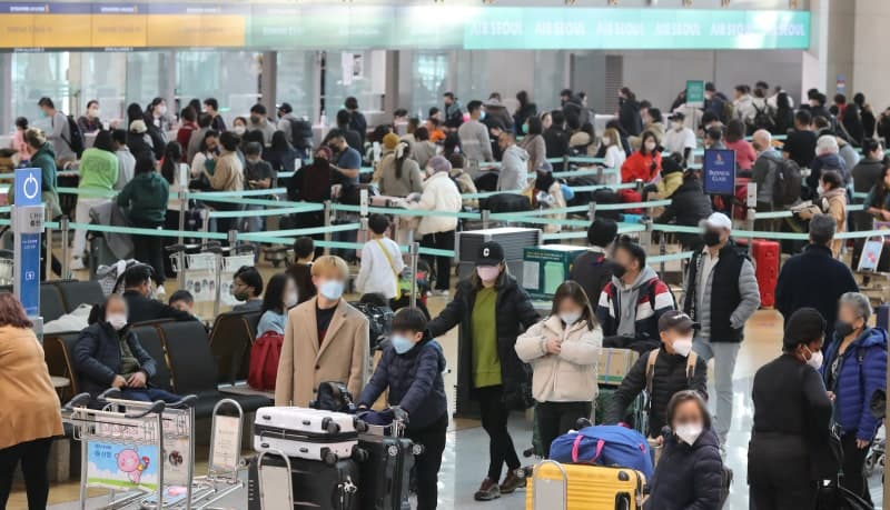 외국인 국내 카드 사용액 역대 최대…내국인 해외 소비는 줄었다