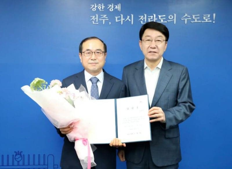 전주시설관리공단 이사장, 전주시장 경선 개입 의혹으로 경찰 수사