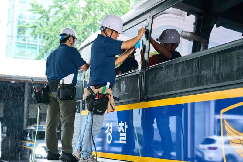 현대차그룹, 경찰버스에 '나노 쿨링 필름' 시범 적용…실내 온도 최대 7도 낮춘다
