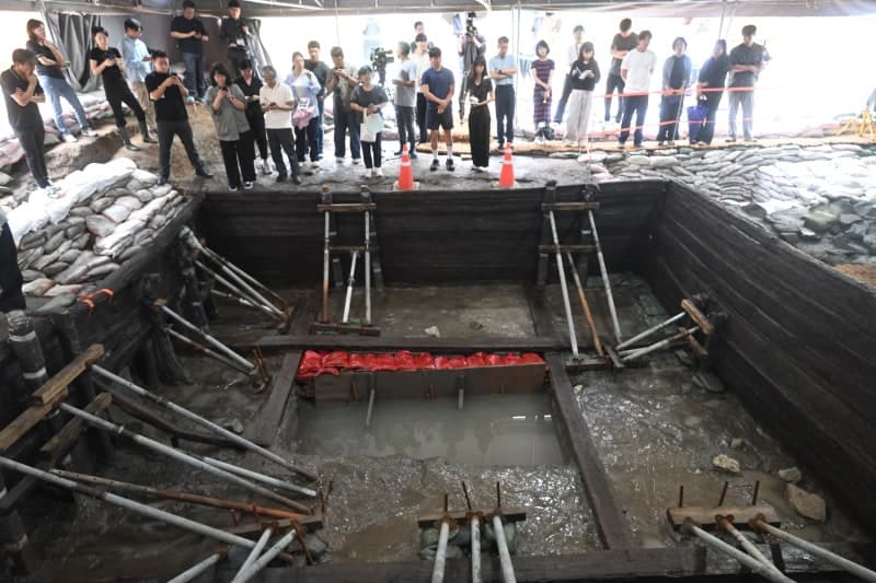 1600년 전 백제 한성기 최대 규모 목조 집수지 충주 장미산성서 확인