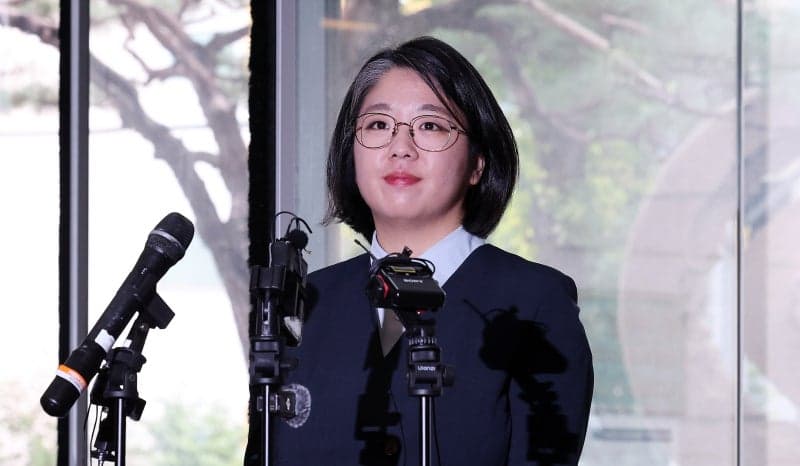 용혜인, 의원직 사퇴론에 “청문회 준비”…겸직 논란 확산