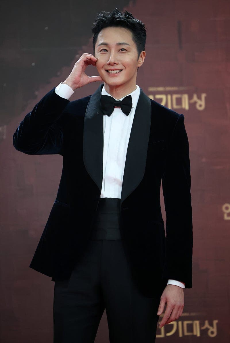 배우 정일우, 네팔 대홍수 피해 주민과 아동 위해 기부
