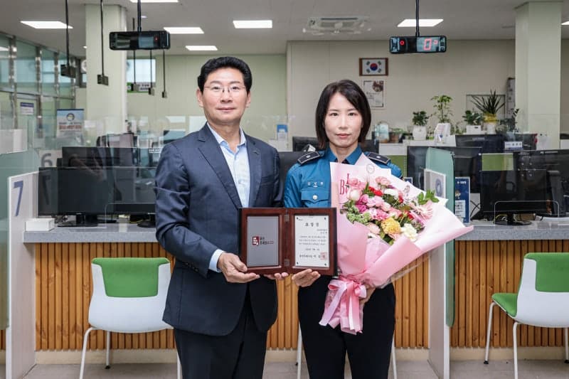 심정지 시민 살린 김민희 경위 표창…평범한 일상 선물한 6분의 기적