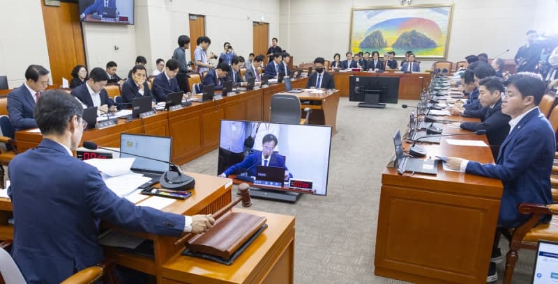 대형 유통사 ‘늑장정산’ 막는다…대규모유통업법 개정안 정무위 통과