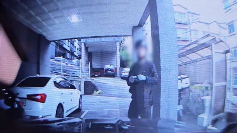 이혼 소송 중 아내 살해한 30대 공무원, 5살 딸 앞 흉기 휘둘러