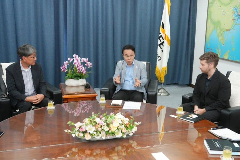 부산진해경자청-UPS, 김해공항 국제특송 물류거점 구축 논의