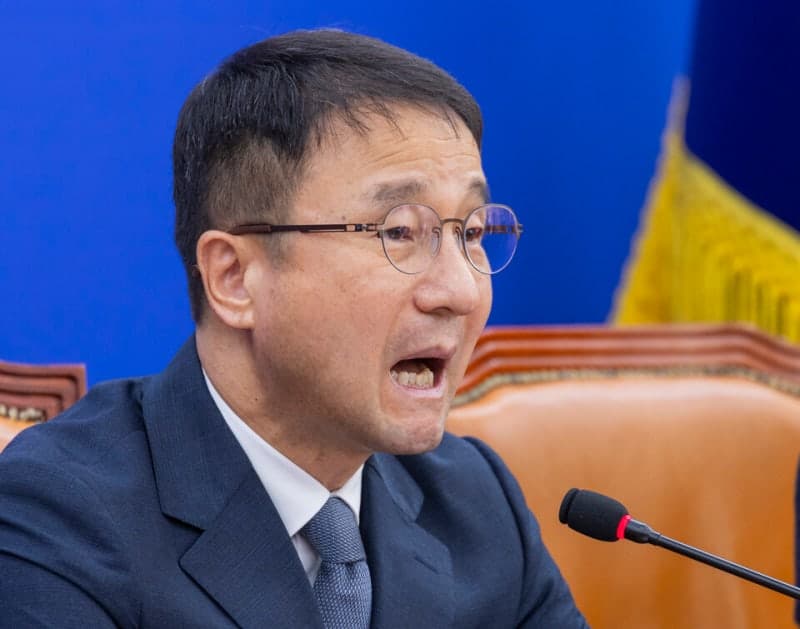한병도 "세제 개편 수정은 국민 의견 반영…레임덕 주장은 궤변"