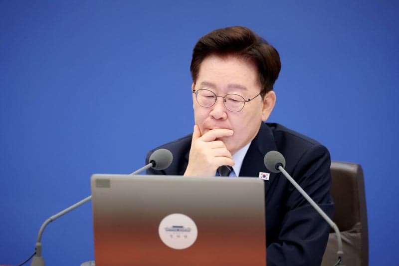 이재명 대통령, 종부세 개편안 비판에 "정책 전체와 강남 집값 급락 이유 살펴봐야"