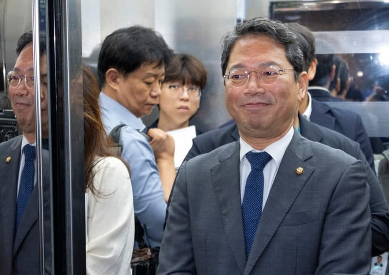 김승원 법무장관 후보자 '코로나 치료제 청탁' 의혹 논란 확산
