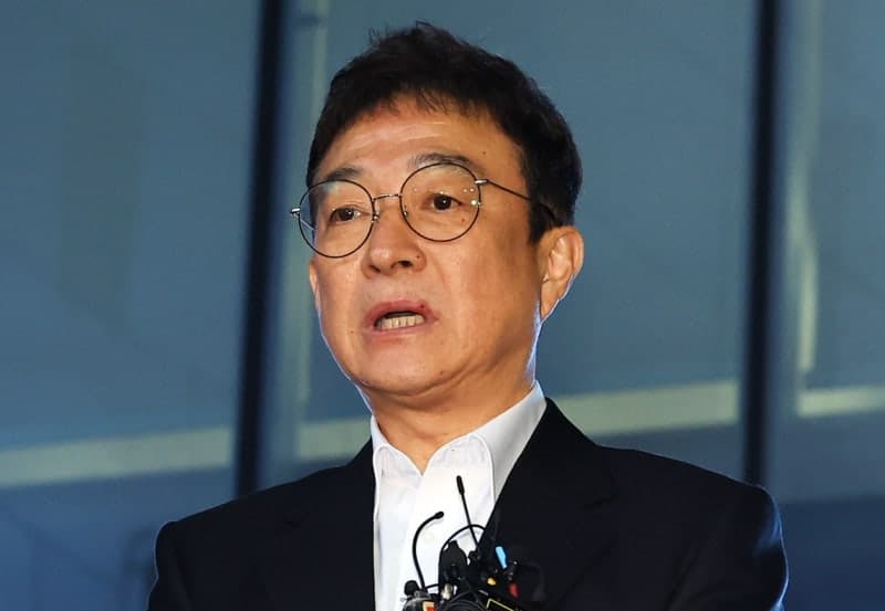 배우 이재룡, 뺑소니 사고 후 '술타기' 의혹…10월 첫 재판