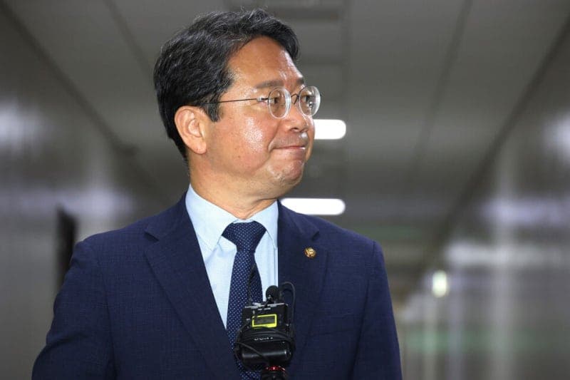 오빠가 도와주면…김승원 법무장관 후보자 신약 임상 청탁 의혹 재점화