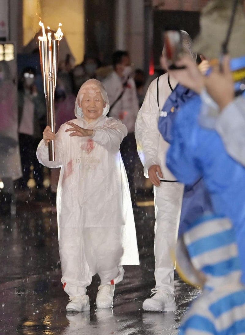 108세까지 가위 잡았던 '세계 최고령 여성 이발사' 하코이시 시쓰이 별세