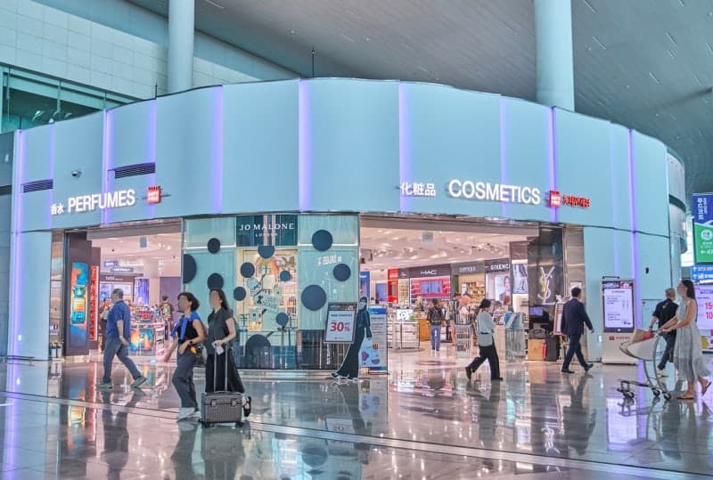 롯데면세점, 13년 만에 괌 공항 철수…수익성 중심 해외 사업 개편