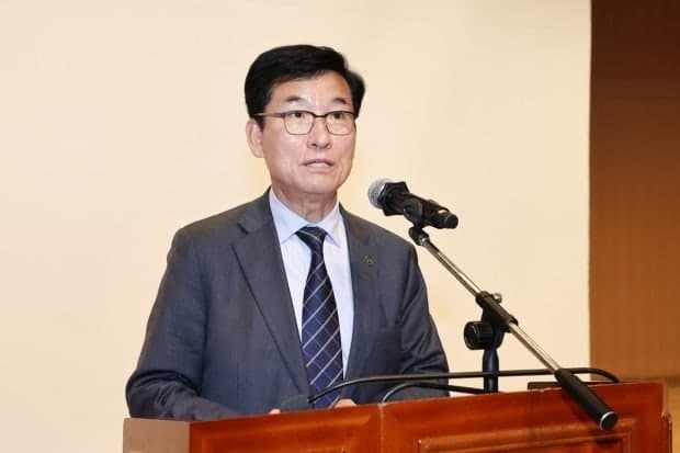 청주 초등생 교사 폭행 충격…윤건영 교육감 "보호자 치료 책임 강화"
