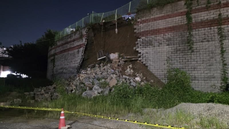 화성 봉담읍 사유지 10m 옹벽 붕괴…긴급 안전조치 착수